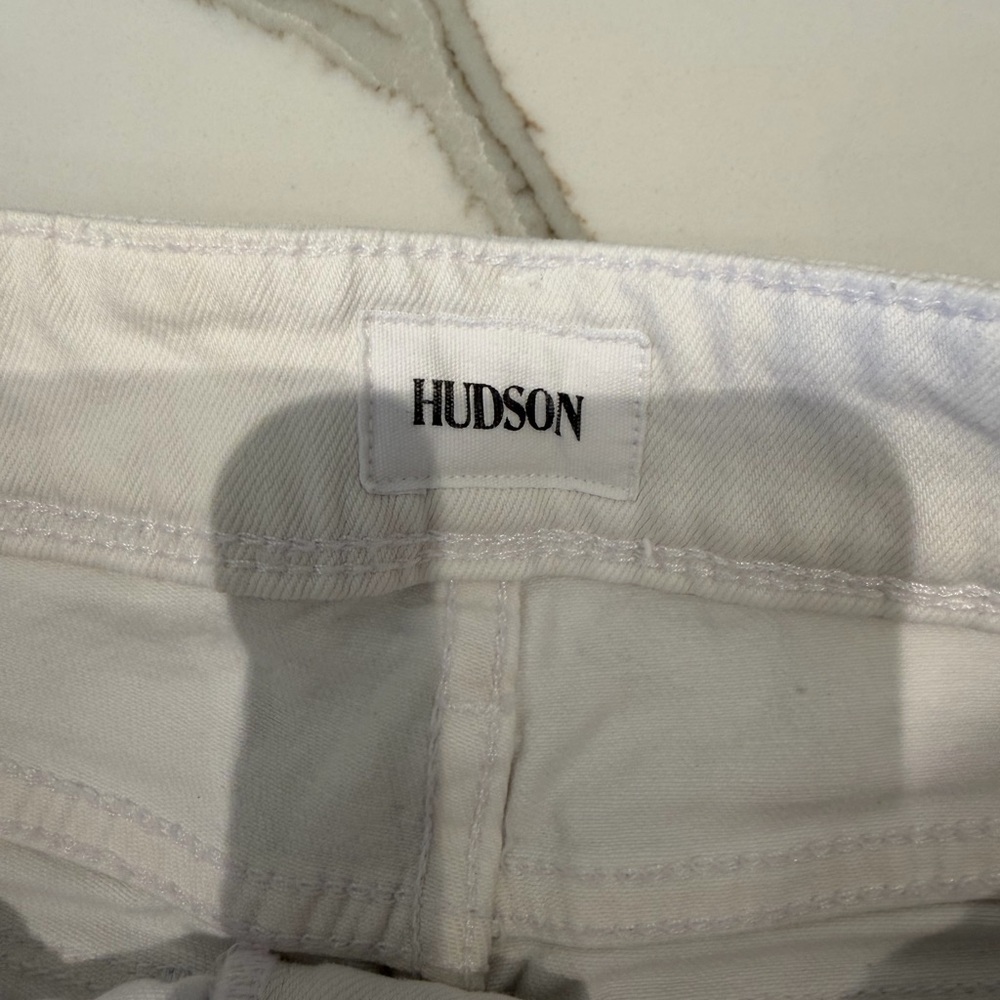 Hudson Croxley Mid Thigh Short - White - Size 24 - Picture 7 of 11